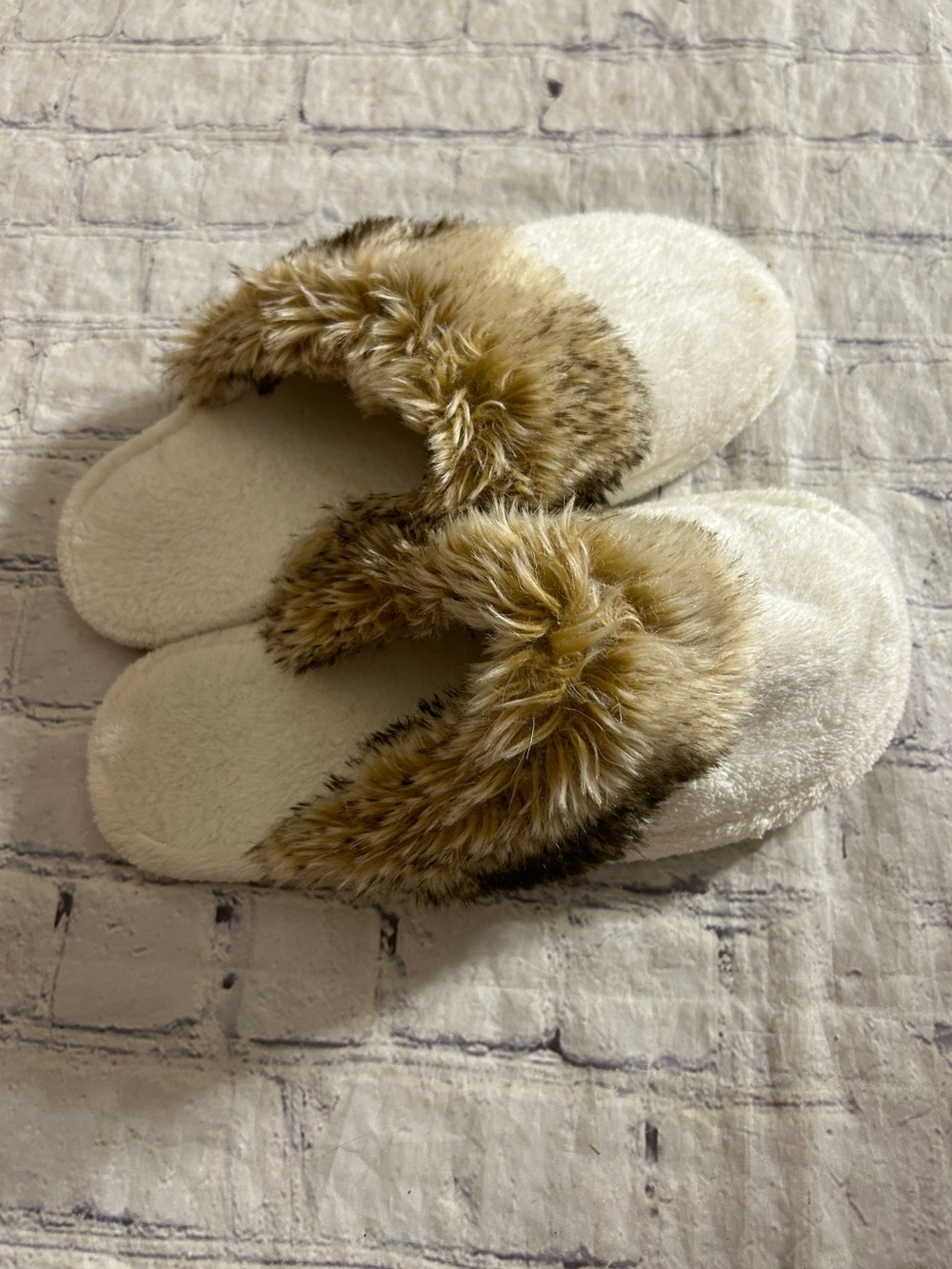POTTERY BARN FAUX FUR SLIDE PLUSH CREAM OPEN BACK MULE SLIPPERS SIZE SMALL